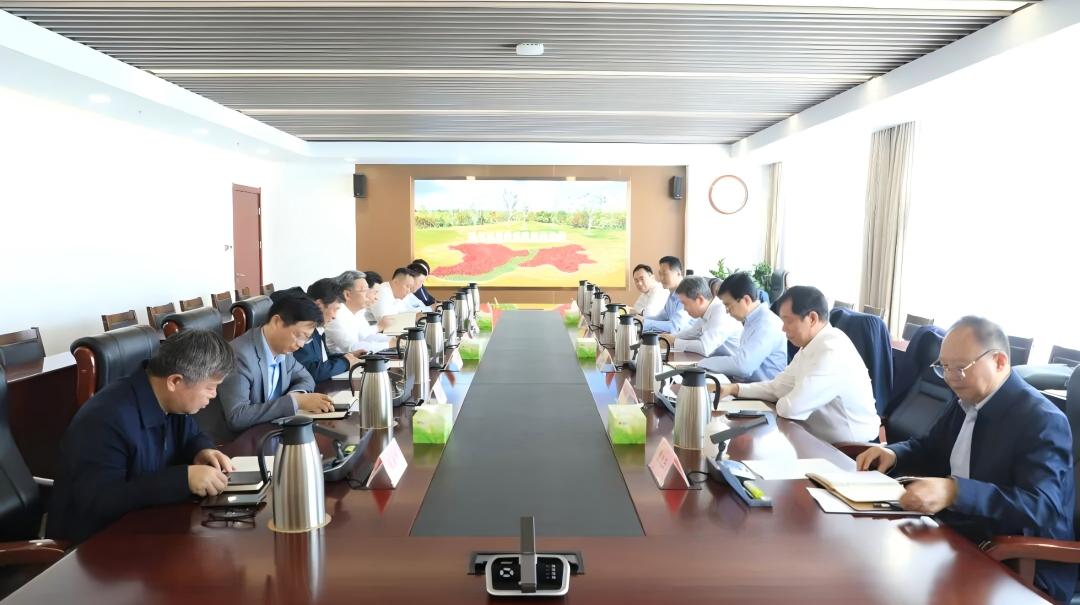 山東環(huán)保集團(tuán)與山東科創(chuàng)集團(tuán)、山東水設(shè)到濟(jì)南市起步區(qū)對(duì)接工作